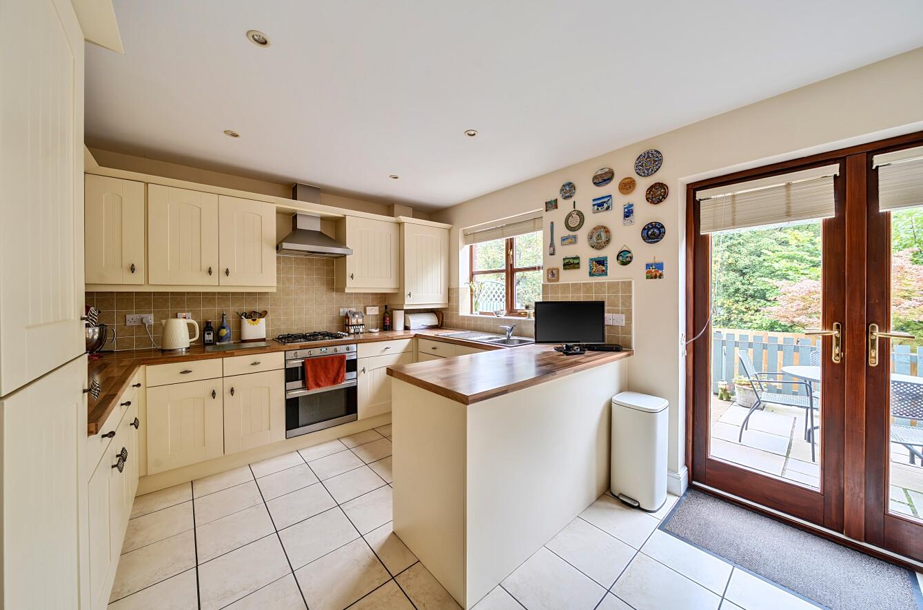 Parc Y Felin, Sketty, Swansea, SA2 8BN